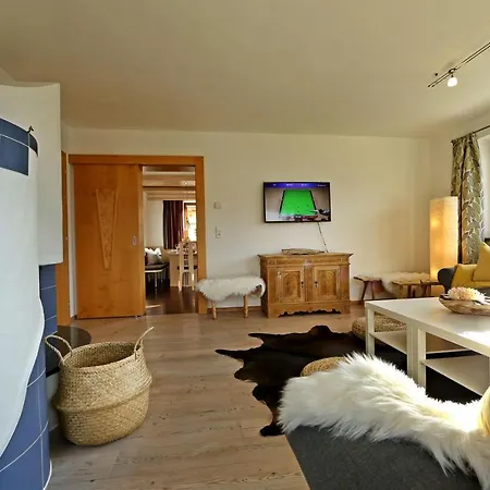 Neu Eingerichtetes Mit Bergblick Und Grosser Sonnenterrasse Appartement *