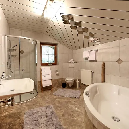 Neu Eingerichtetes Mit Bergblick Und Grosser Sonnenterrasse Appartement Zellberg